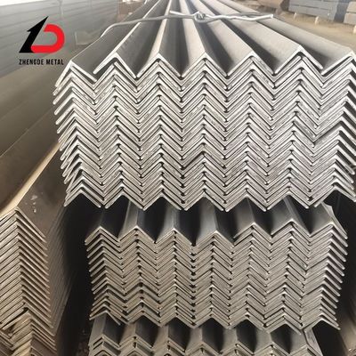 Structurele warmgewalste geperforeerde hoekbalk koolstofarm zacht Ss400 ASTM A36m S235jr