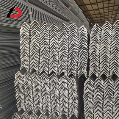 Structurele warmgewalste geperforeerde hoekbalk koolstofarm zacht Ss400 ASTM A36m S235jr