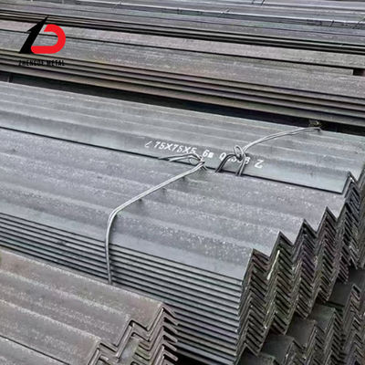 Structurele warmgewalste geperforeerde hoekbalk koolstofarm zacht Ss400 ASTM A36m S235jr