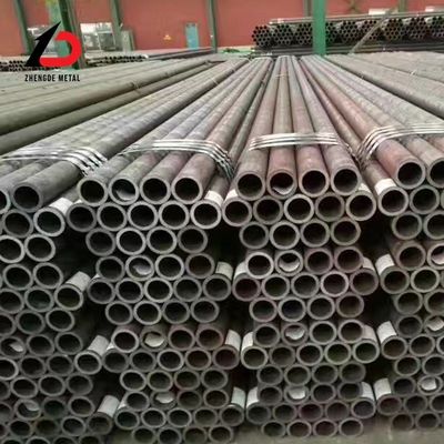 Fabrieksdirect JIS-standaard EN 10219 S235jr S355gh Naadloos zacht staal buis Zwart ijzeren staal buis 6m 12m koolstofstaal naadloos buis Prijs