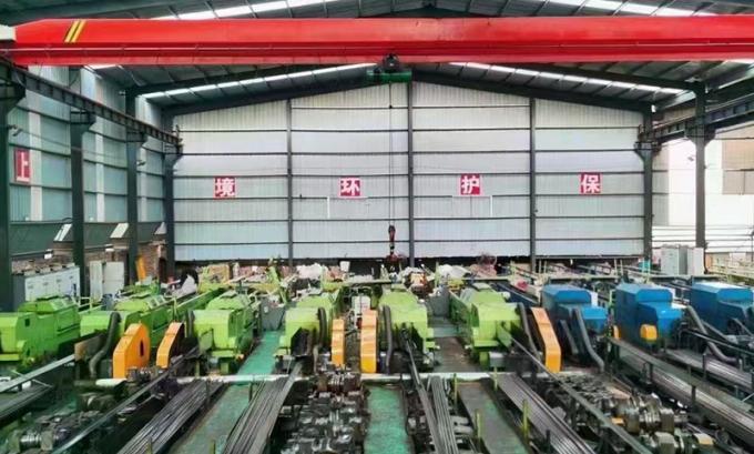 Eerste kwaliteit hoge precisie standaard geslepen zwarte stalen buis 4mm 25crmo4 las andere naadloze stalen buizen leverancier goede prijs 2